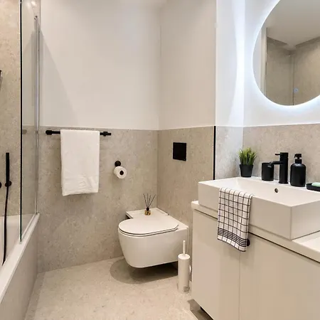 Peaceful 2Br Mezaparks Stay With Free Parking Appartement Riga