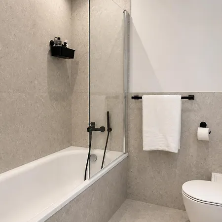 Peaceful 2Br Mezaparks Stay With Free Parking Appartement