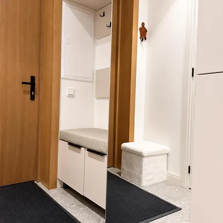 Apartmán Peaceful 2br Mezaparks With Free Parking
